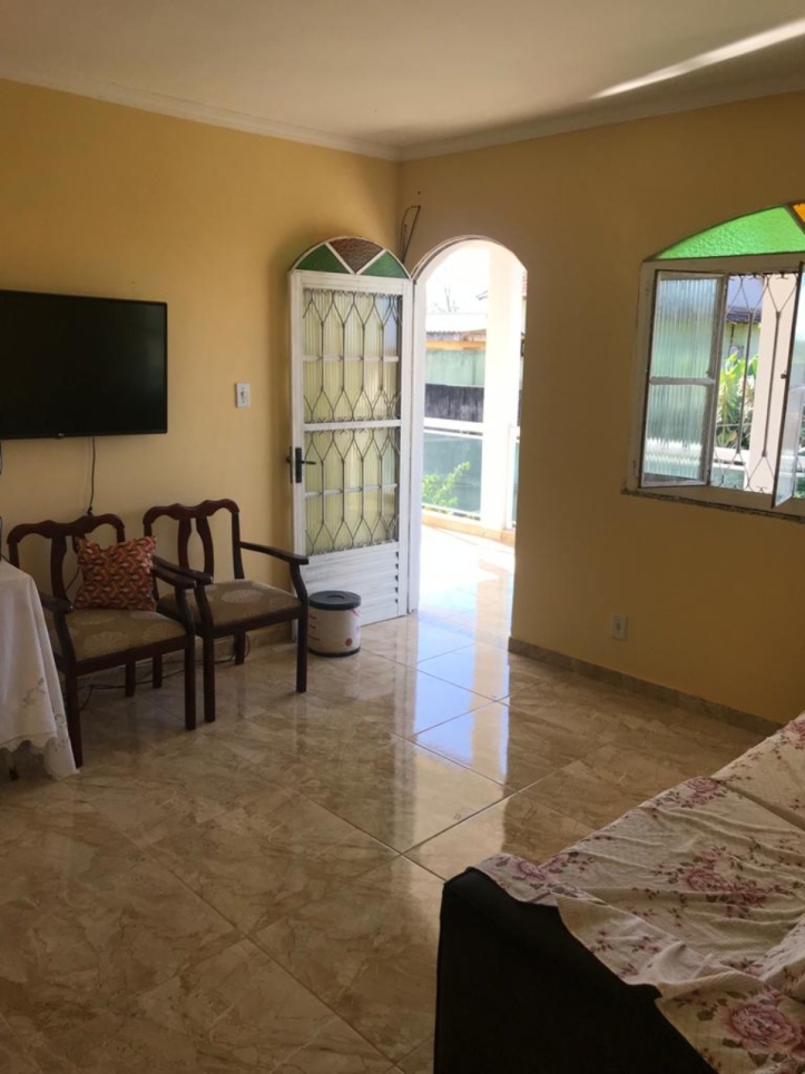 Casa à venda com 2 quartos, 70m² - Foto 1