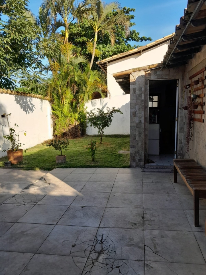 Casa à venda com 2 quartos, 200m² - Foto 1