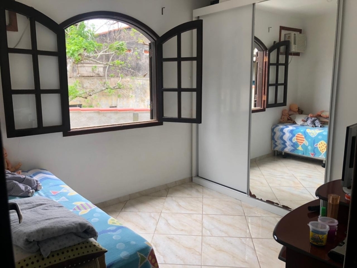 Casa à venda com 5 quartos, 200m² - Foto 19