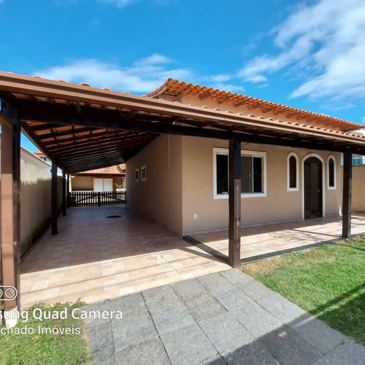 Casa à venda com 3 quartos, 100m² - Foto 1