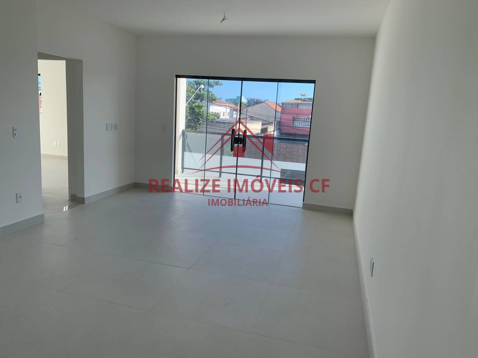 Apartamento à venda com 2 quartos, 70m² - Foto 2