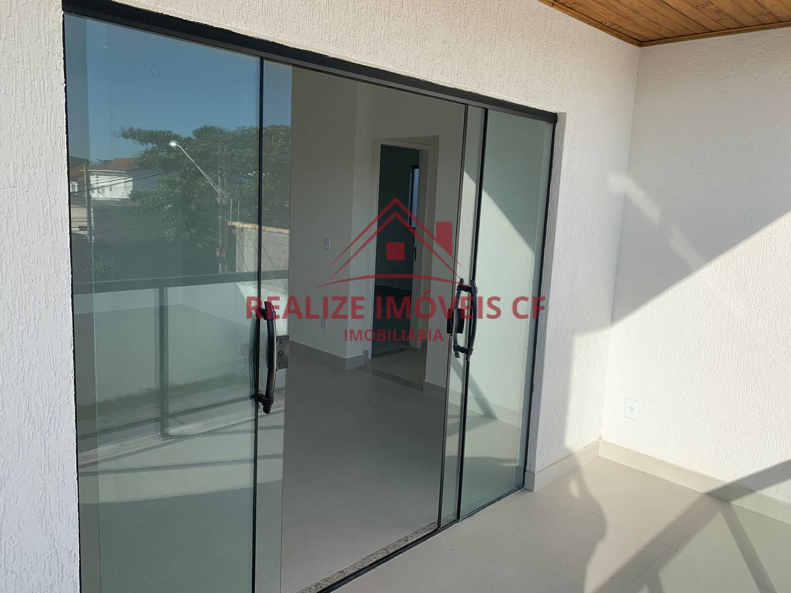 Apartamento à venda com 2 quartos, 70m² - Foto 3