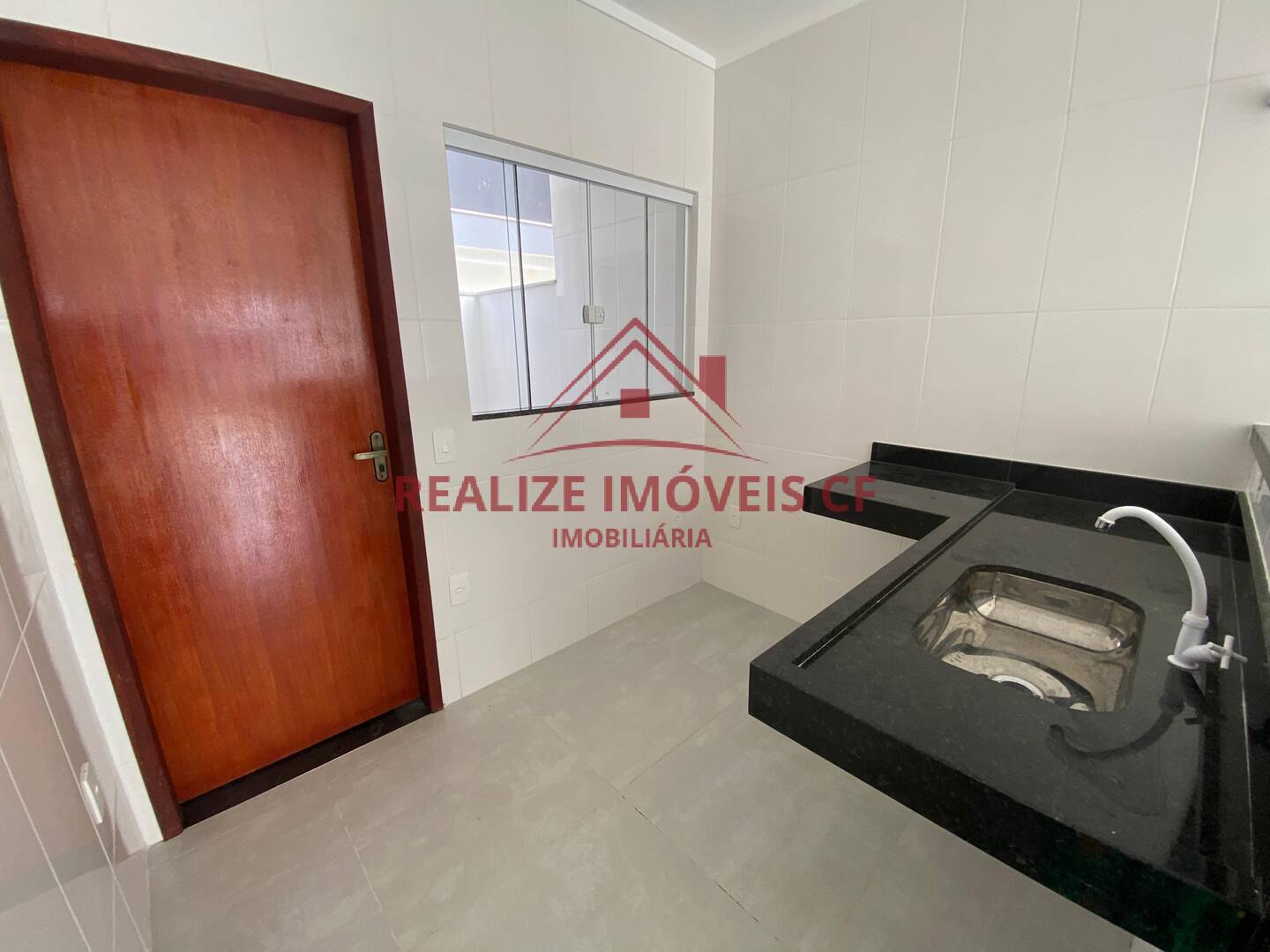 Casa à venda com 2 quartos, 60m² - Foto 5