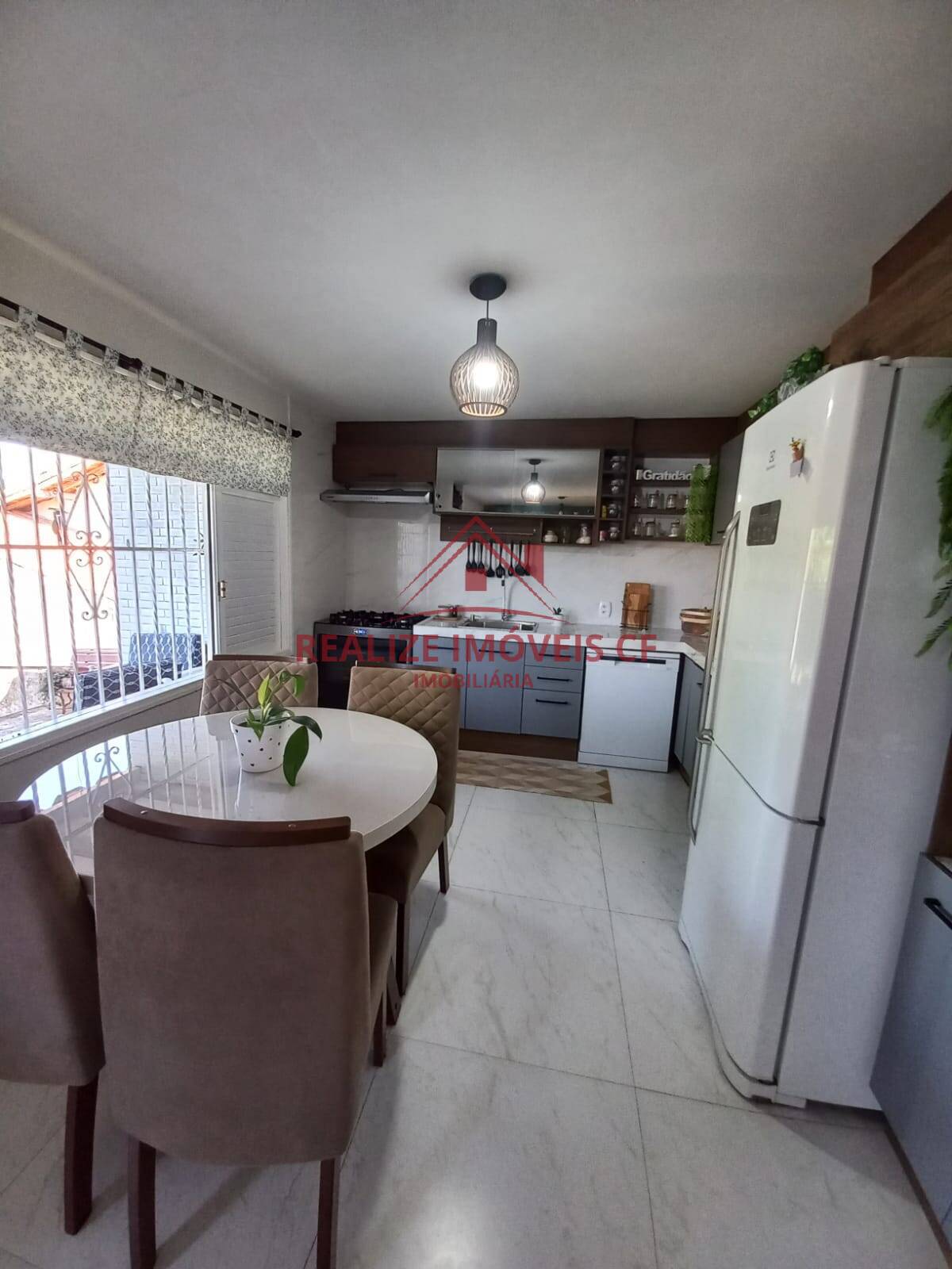 Casa à venda com 4 quartos, 120m² - Foto 9