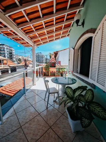 Casa à venda com 5 quartos, 200m² - Foto 1