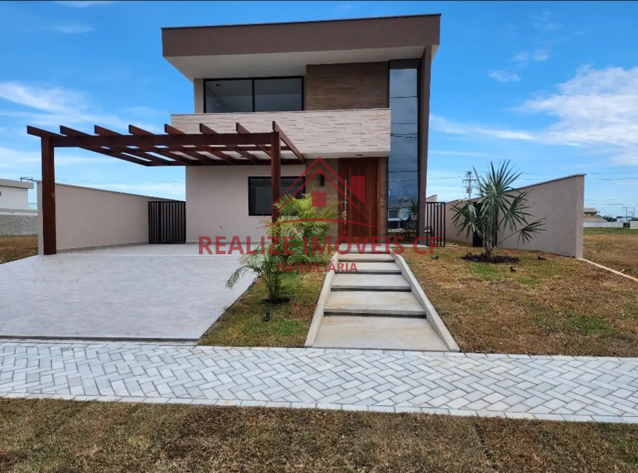 Casa de Condomínio à venda com 4 quartos, 252m² - Foto 1