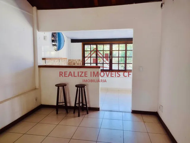 Casa à venda com 5 quartos, 120m² - Foto 2