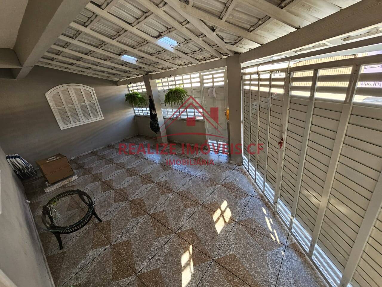 Casa à venda com 3 quartos, 120m² - Foto 2