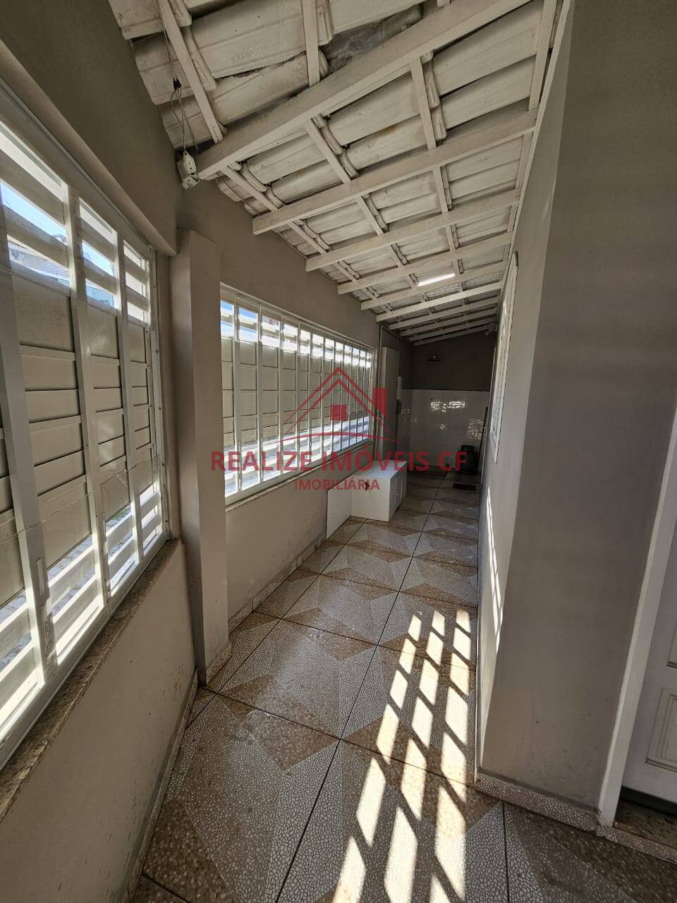 Casa à venda com 3 quartos, 120m² - Foto 4