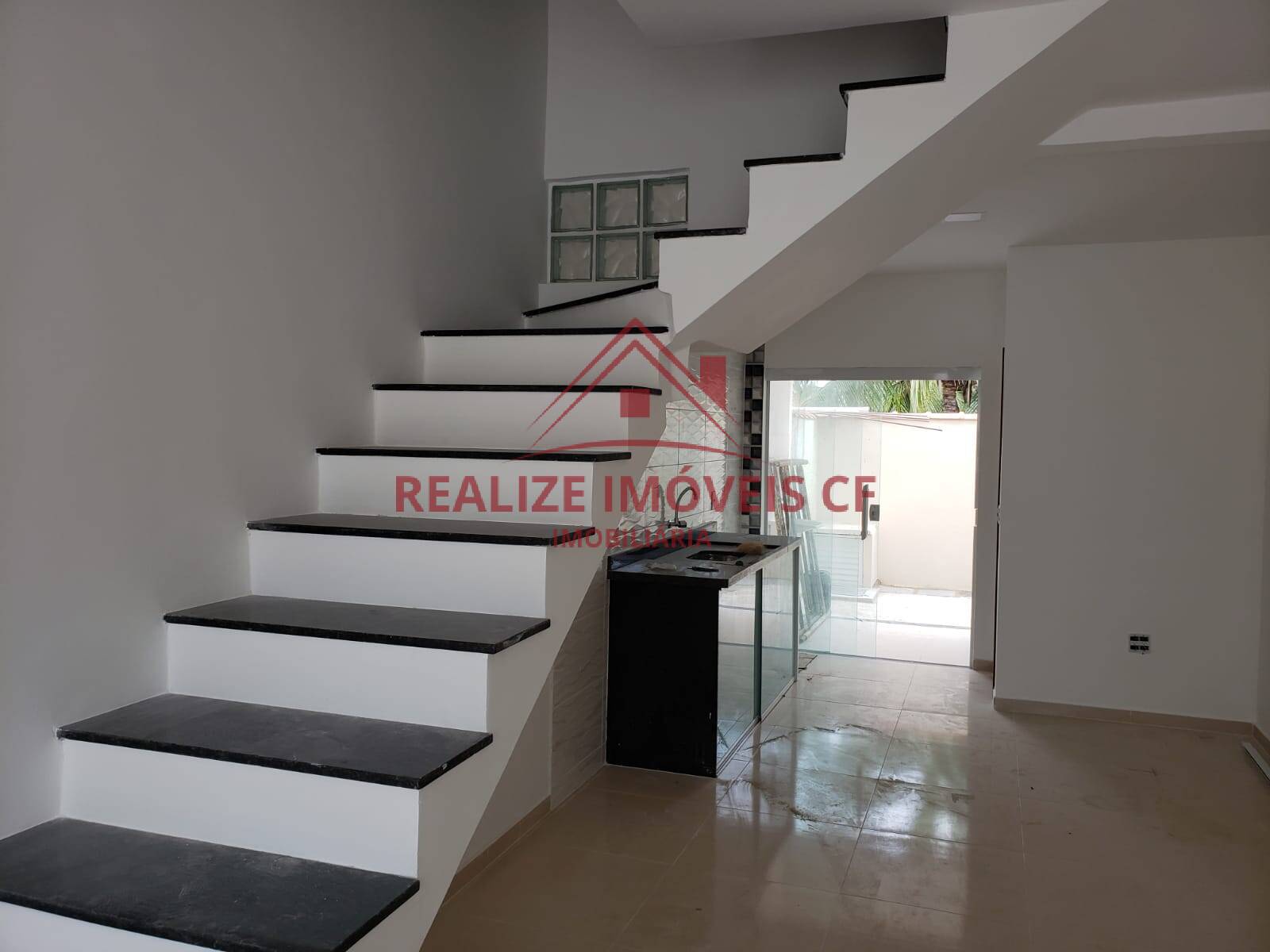 Casa à venda com 2 quartos, 65m² - Foto 5