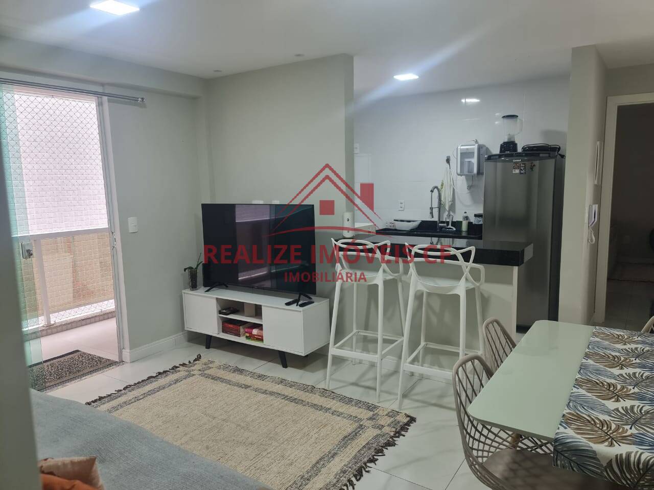 Apartamento à venda com 2 quartos, 75m² - Foto 4