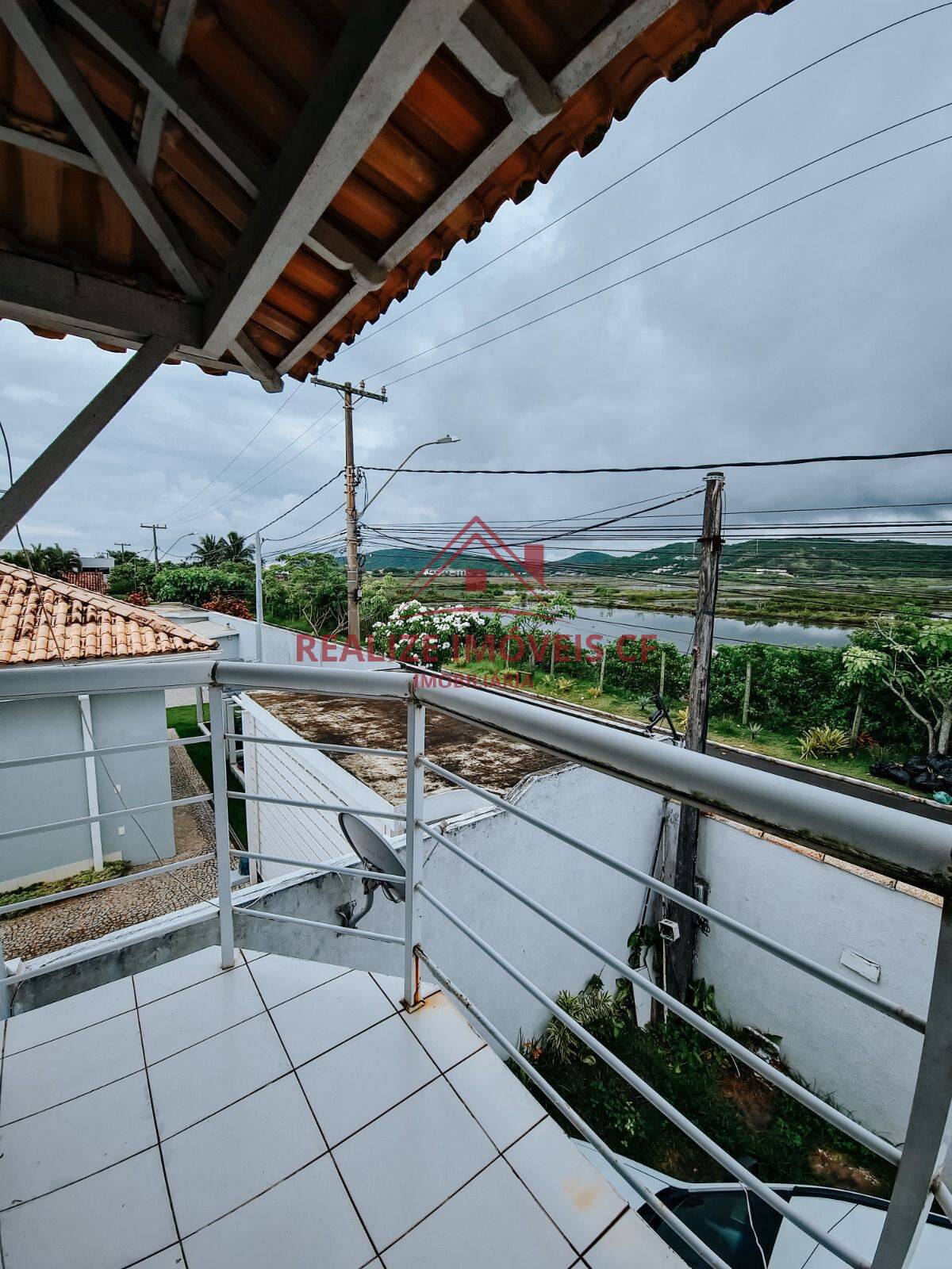 Casa à venda com 3 quartos, 300m² - Foto 1