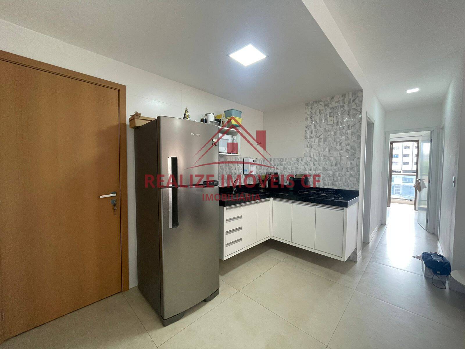 Apartamento à venda com 2 quartos, 97m² - Foto 2