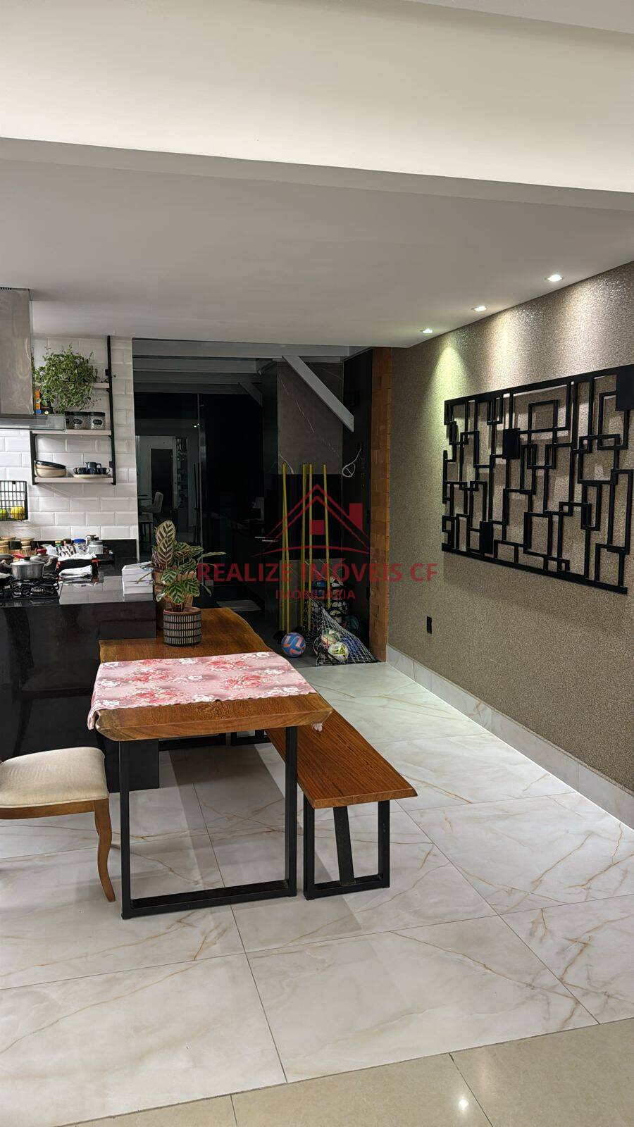 Casa à venda com 4 quartos, 240m² - Foto 5