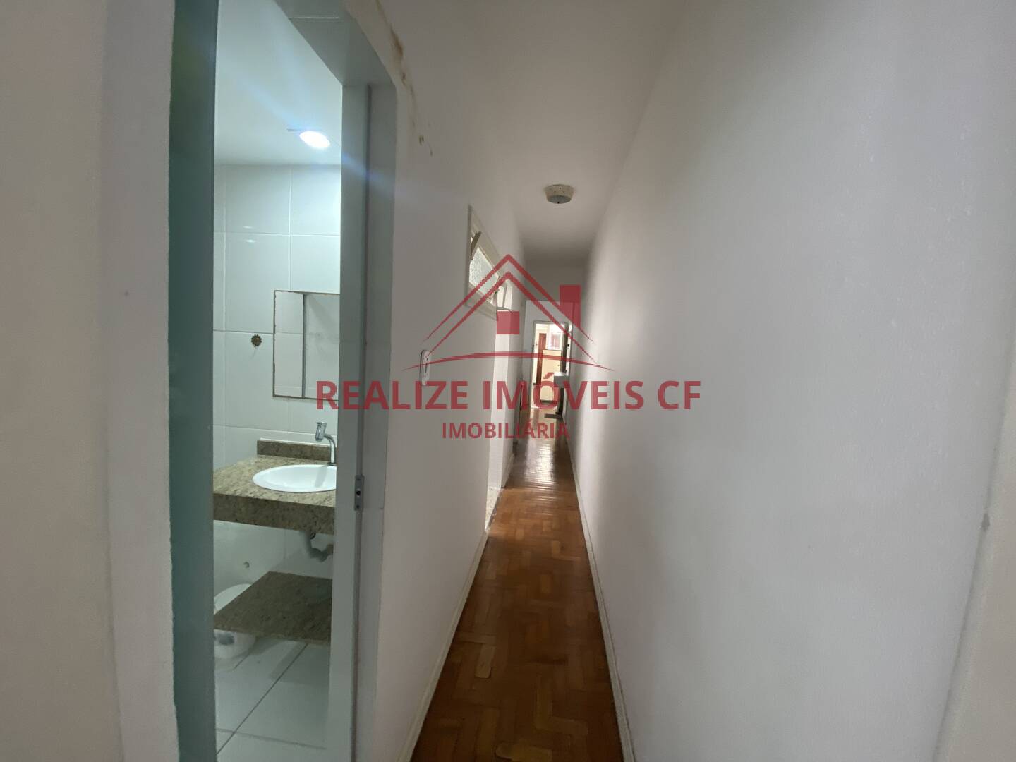 Apartamento para alugar com 1 quarto, 55m² - Foto 8