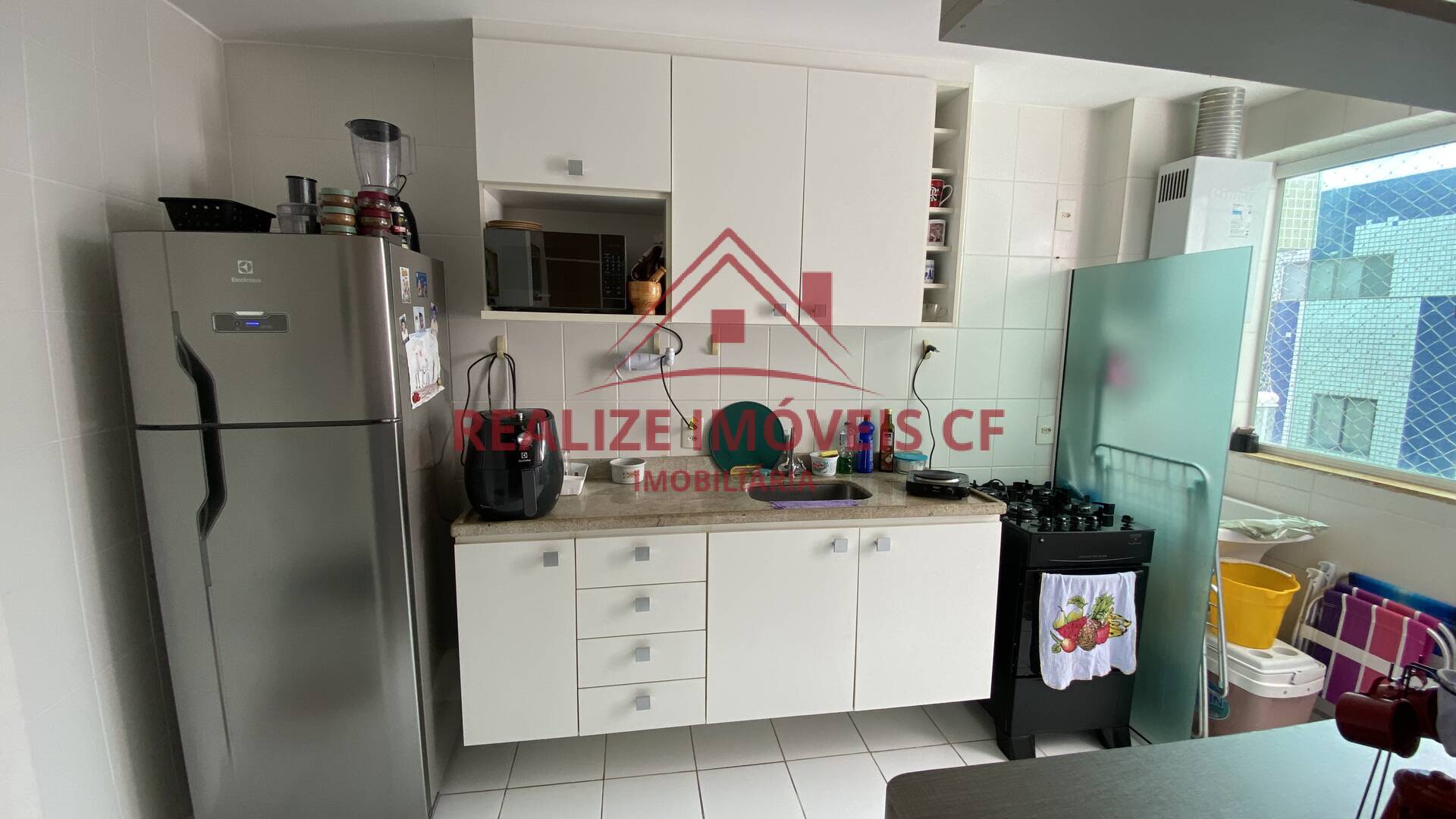 Apartamento à venda com 2 quartos, 70m² - Foto 4