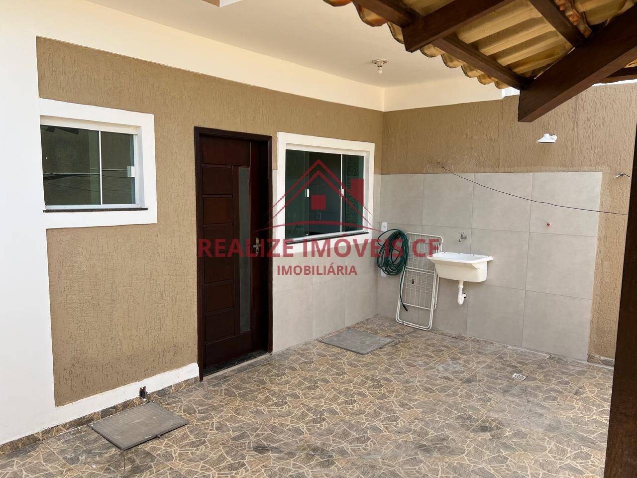 Casa à venda com 2 quartos, 72m² - Foto 9