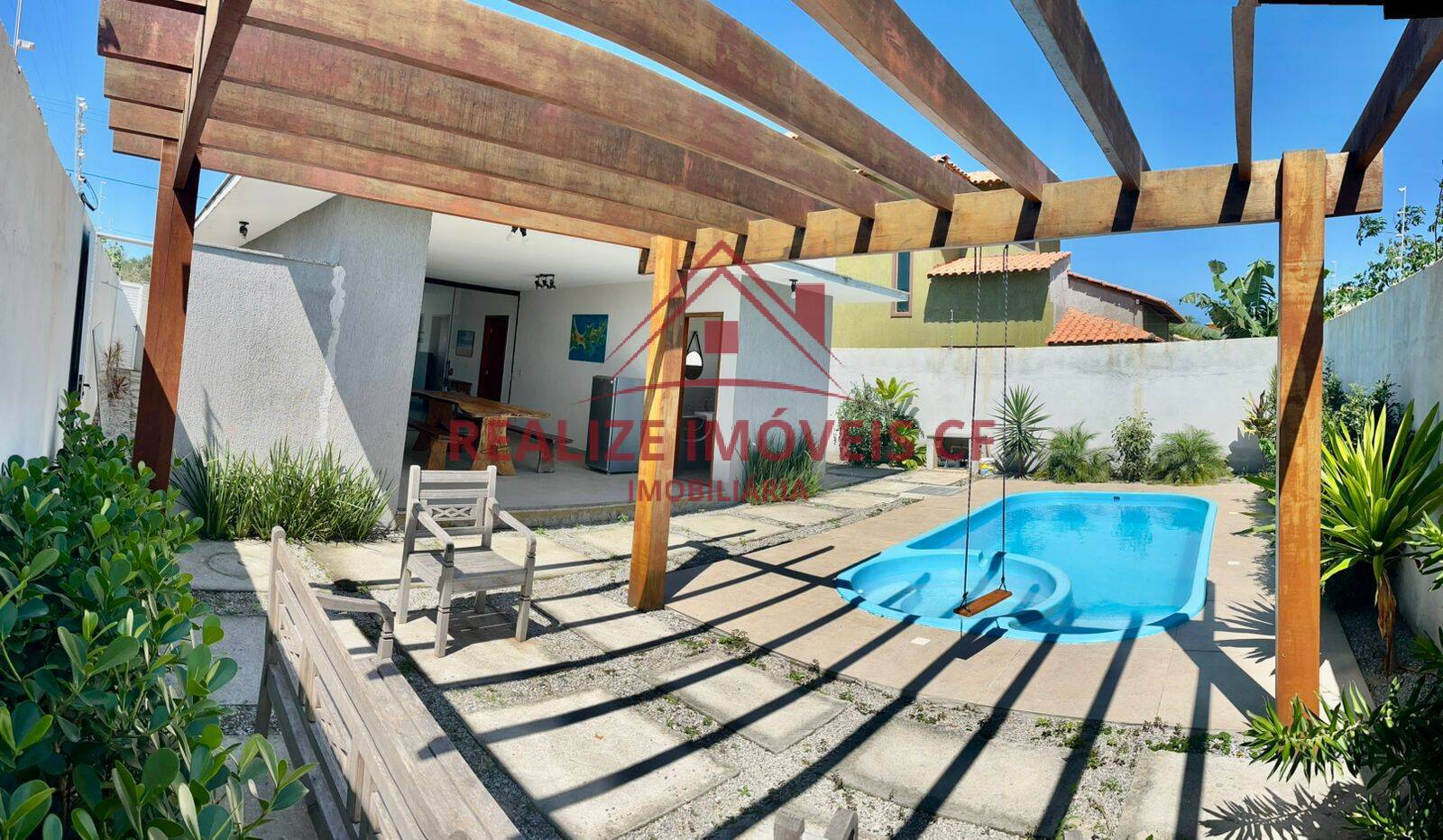 Casa à venda com 3 quartos, 200m² - Foto 2