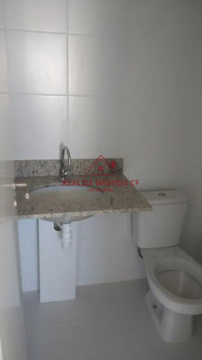 Apartamento à venda com 2 quartos, 70m² - Foto 3