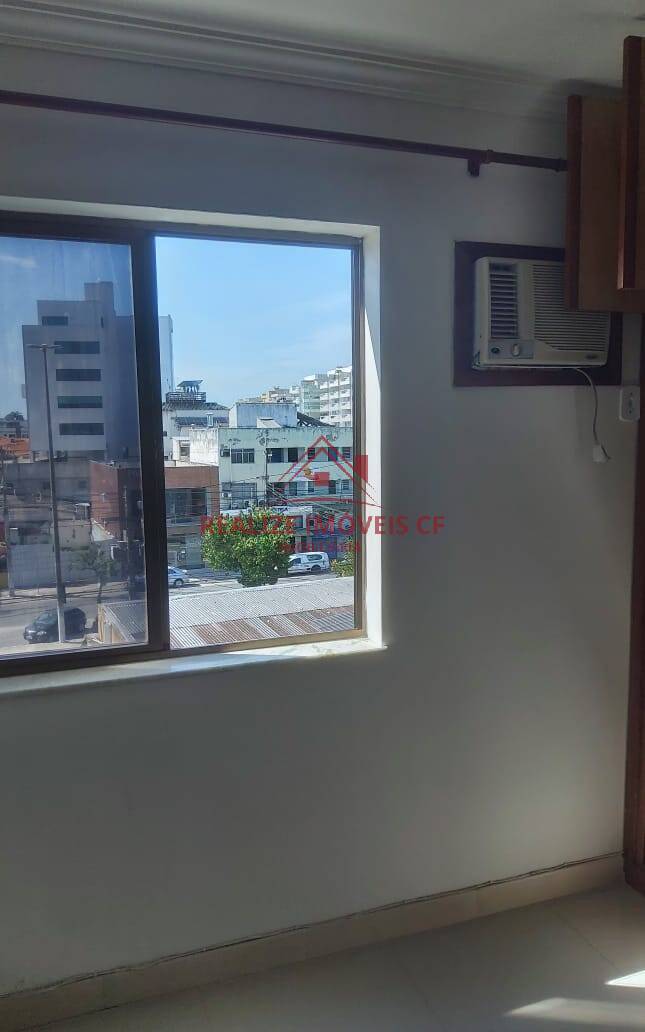 Apartamento à venda com 2 quartos, 70m² - Foto 2