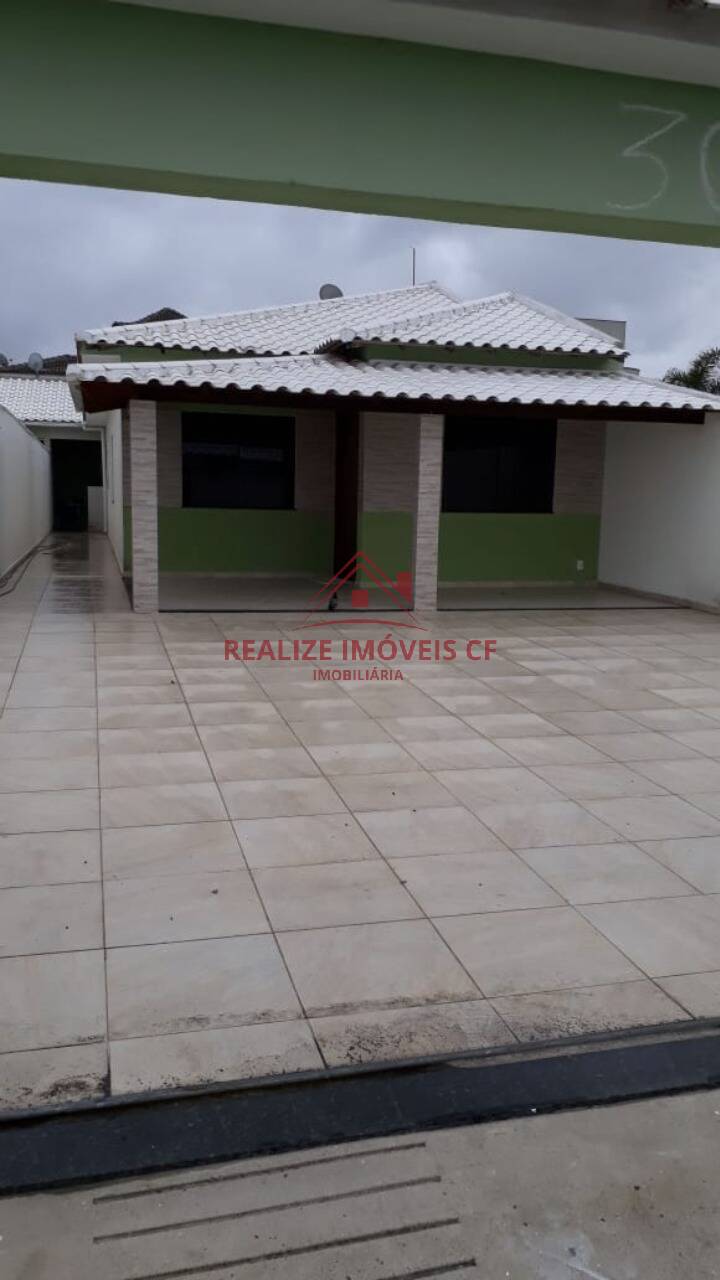 Casa à venda com 4 quartos, 200m² - Foto 1