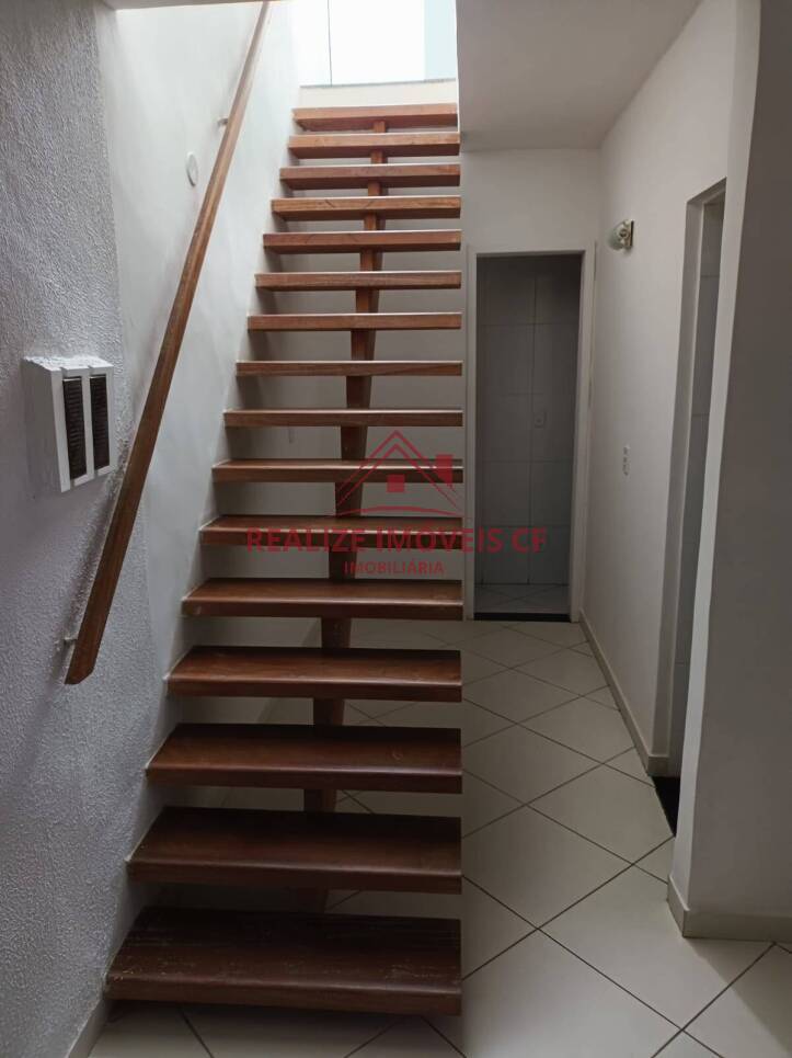 Casa à venda com 3 quartos, 90m² - Foto 11