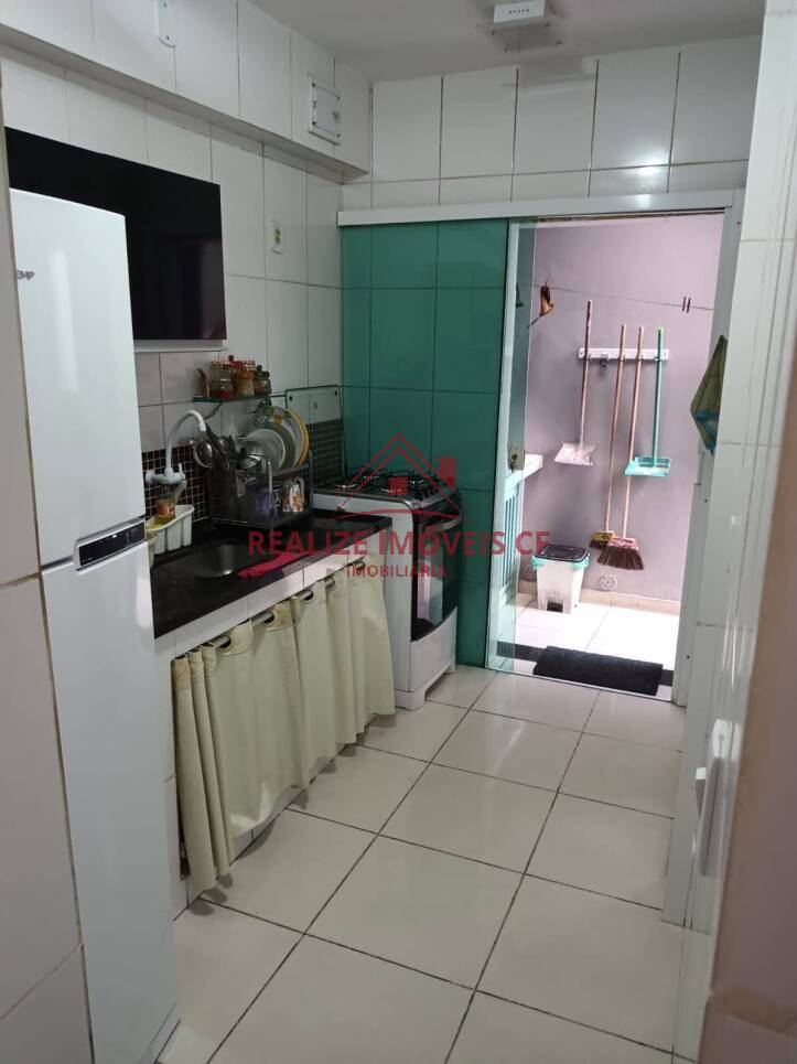 Casa à venda com 3 quartos, 90m² - Foto 14